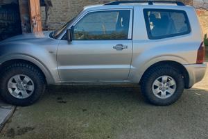 Mitsubishi Pajero 2.5 TDI 3p. Invite