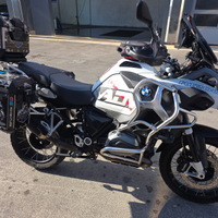 BMW GS Adventure 1200 del 2014 da vetrina
