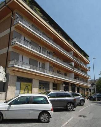 Appartamento di 180 m² con 4 locali e box auto dop