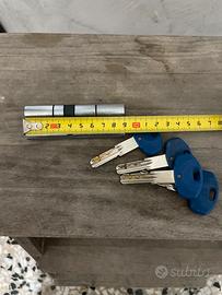 Nottolino per porta blindata