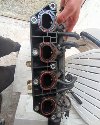 collettore d aspirazione lancia delta 1.4  T-Jet 