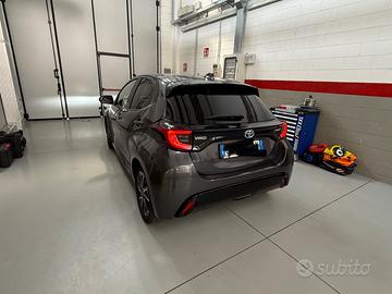 TOYOTA YARIS 1.5 HYBRID LOUNGE