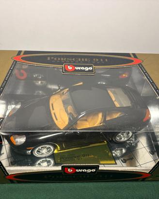 Porsche 911 Carrera (1997) Bburago 1:18 - Nera con