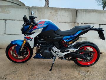 BMW F 900 R anno 2025 sport