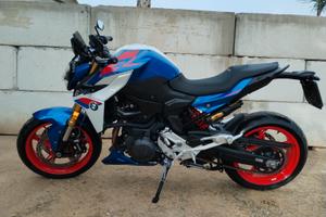 BMW F 900 R anno 2025 sport