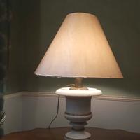 Lampada classica con vaso marmo