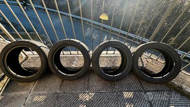 Gomme estive  215/45 R16