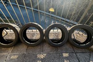 Gomme estive  215/45 R16