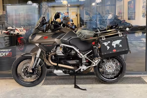 Moto Guzzi Stelvio 1400