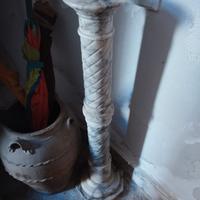 Antica colonna in marmo