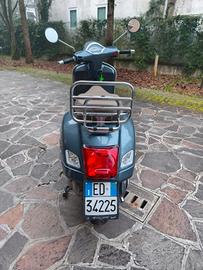 Piaggio vespa 300 gts 