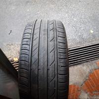 Due gomme Ranflat Bridgeston