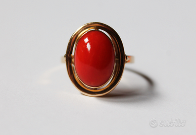 Anello in oro 18 K con Corallo rosso Mediterraneo