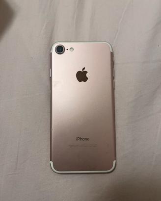 Cellulare iphone 7  per ricambio pezzi