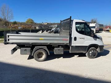 IVECO 35C14 CON RIBALTAB. TRILATER. CON SPONDE
