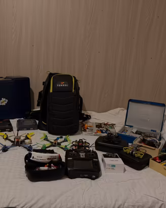 Lotto droni FPV: Fatshark, TX16S, 6 Droni, Torvol