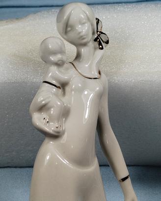 Statuina in Porcellana "Madre con Bambino" 