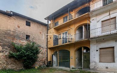 SOLUZIONE INDIPENDENTE DA RISTRUTTURARE SU TRE LIV