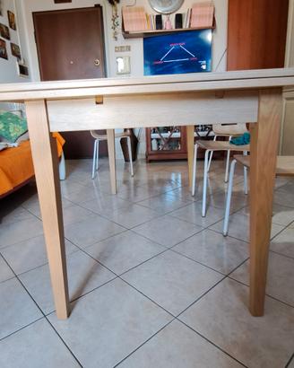 tavolo allungabile  con  6 sedie