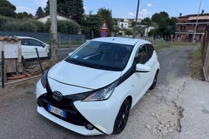 Toyota Aygo 1.0 VVT-i 69 CV 5 porte x-clusiv MMT