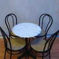 Set tavolo in marmo e 4 sedie bistrot mod. Thonet