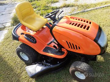 trattorino rasaerba tagliaerba 