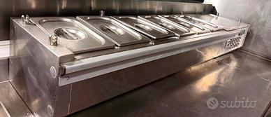 Vetrina refrigerante con contenitori