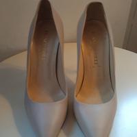 Scarpe nude con tacco a stiletto 