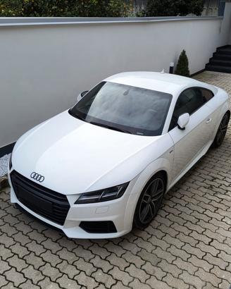 Audi TT MK3 2.0 TDI S-Line