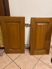 Sportelli in legno cucina