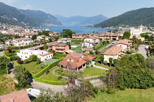 VILLA SINGOLA A PARATICO