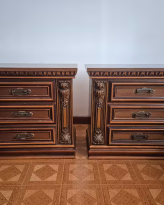 coppia di comodini in legno vintage retrò
