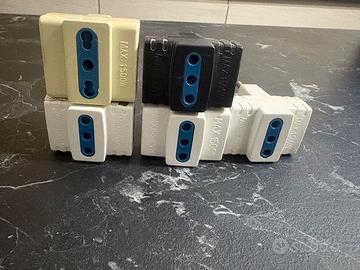 Stock 5 adattatori elettrici tripli.