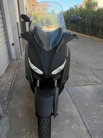 XMAX 300