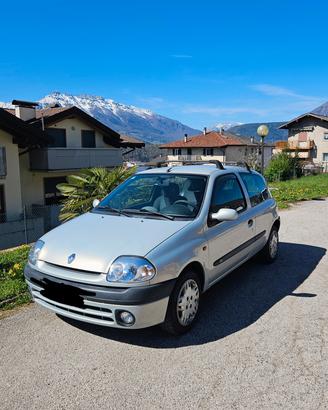 Renault Clio 2001 - ideale per neopatentati 