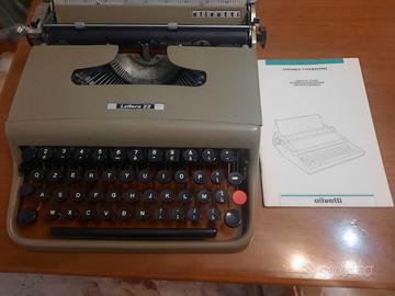 Macchina da scrivere Olivetti. Vintage.