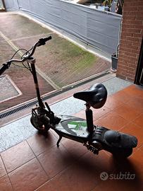 Monopattino elettrico funzionante ma senza batteri