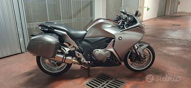 VFR1200F 