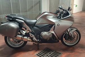 VFR1200F 