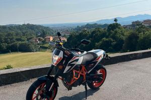 Ktm duke 690 R