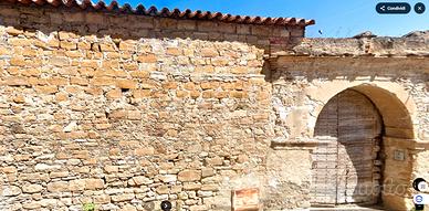 Casa storica unica in zona_ampio parcheggio