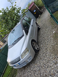 Leggere L'ANNUNCIO* solo INTERA va via