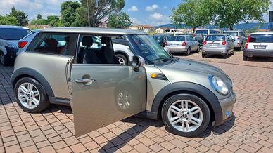 MINI Cooper D 1.6 16V Cooper D OK Neopatentati