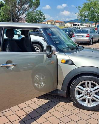 MINI Cooper D 1.6 16V Cooper D OK Neopatentati