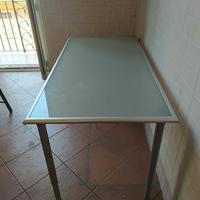 tavolo vetro e acciaio 