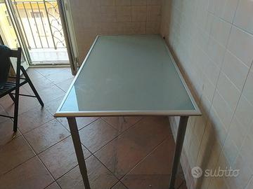 tavolo vetro e acciaio 