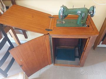 MACCHINA DA CUCIRE