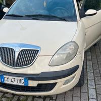 Lancia ypsilon 2005