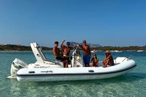 Noleggio Gommone 6  mt 115 HP con posto Puntaldia