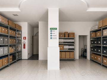 Magazzino laboratorio C3 passo carrabile